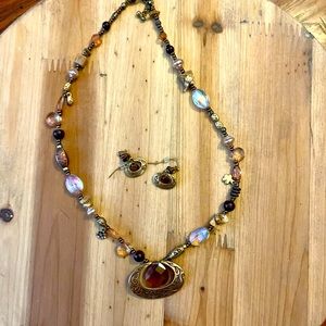 Brown tones necklace and earrings